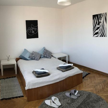 Apartment Swietojerska Варшава Екстериор снимка