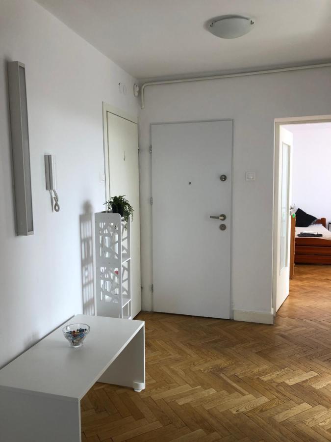 Apartment Swietojerska Варшава Екстериор снимка