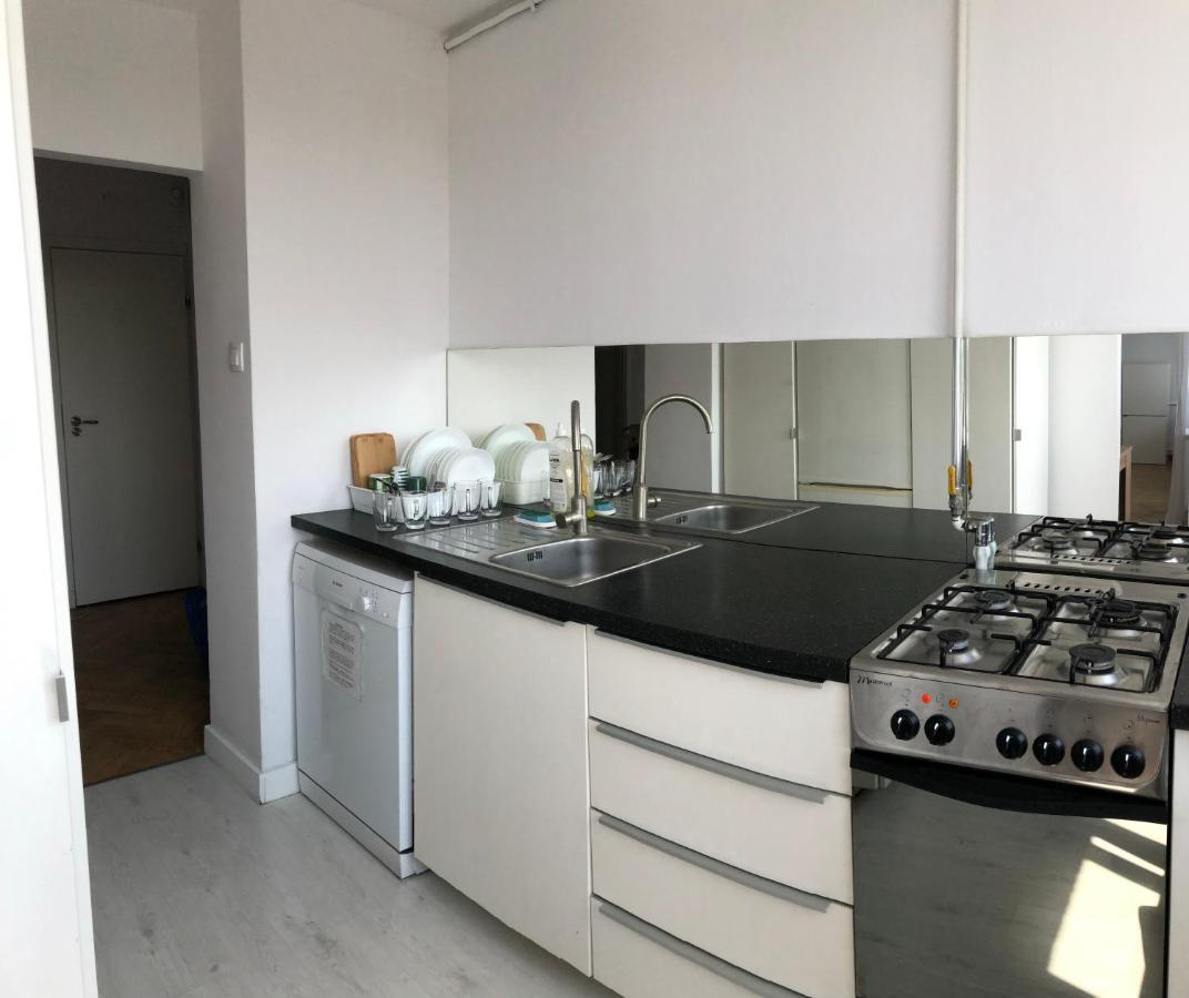 Apartment Swietojerska Варшава Екстериор снимка